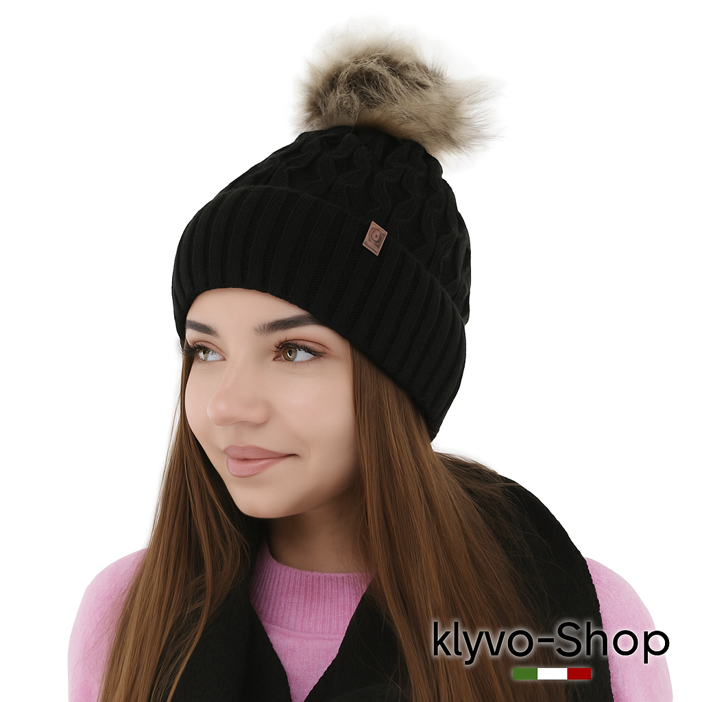 KATTY - Berretto Donna invernale con pompon in pelliccia ecologica e fodera in pile.