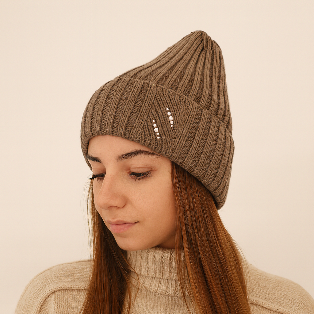 ARIGA - Berretto Donna in Lana Merino Extrafine 100% con Strass – Caldo, Elegante e Termoregolante per l’Inverno.