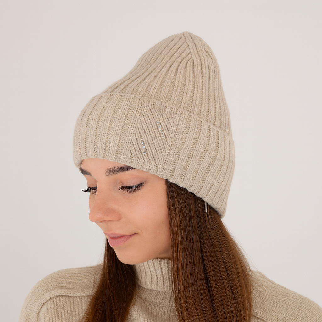 ARIGA - Berretto Donna in Lana Merino Extrafine 100% con Strass – Caldo, Elegante e Termoregolante per l’Inverno.